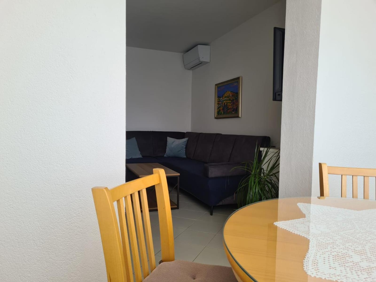 Apartments Jelena Supetar - Four Apartments - A Small House With A Private Yard - Two-Room Apartment With A Sea View - Studio Apartment - Two-Room Apartment With Garden View- Free Parking Экстерьер фото