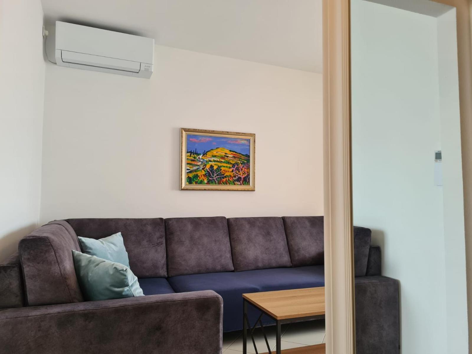 Apartments Jelena Supetar - Four Apartments - A Small House With A Private Yard - Two-Room Apartment With A Sea View - Studio Apartment - Two-Room Apartment With Garden View- Free Parking Экстерьер фото