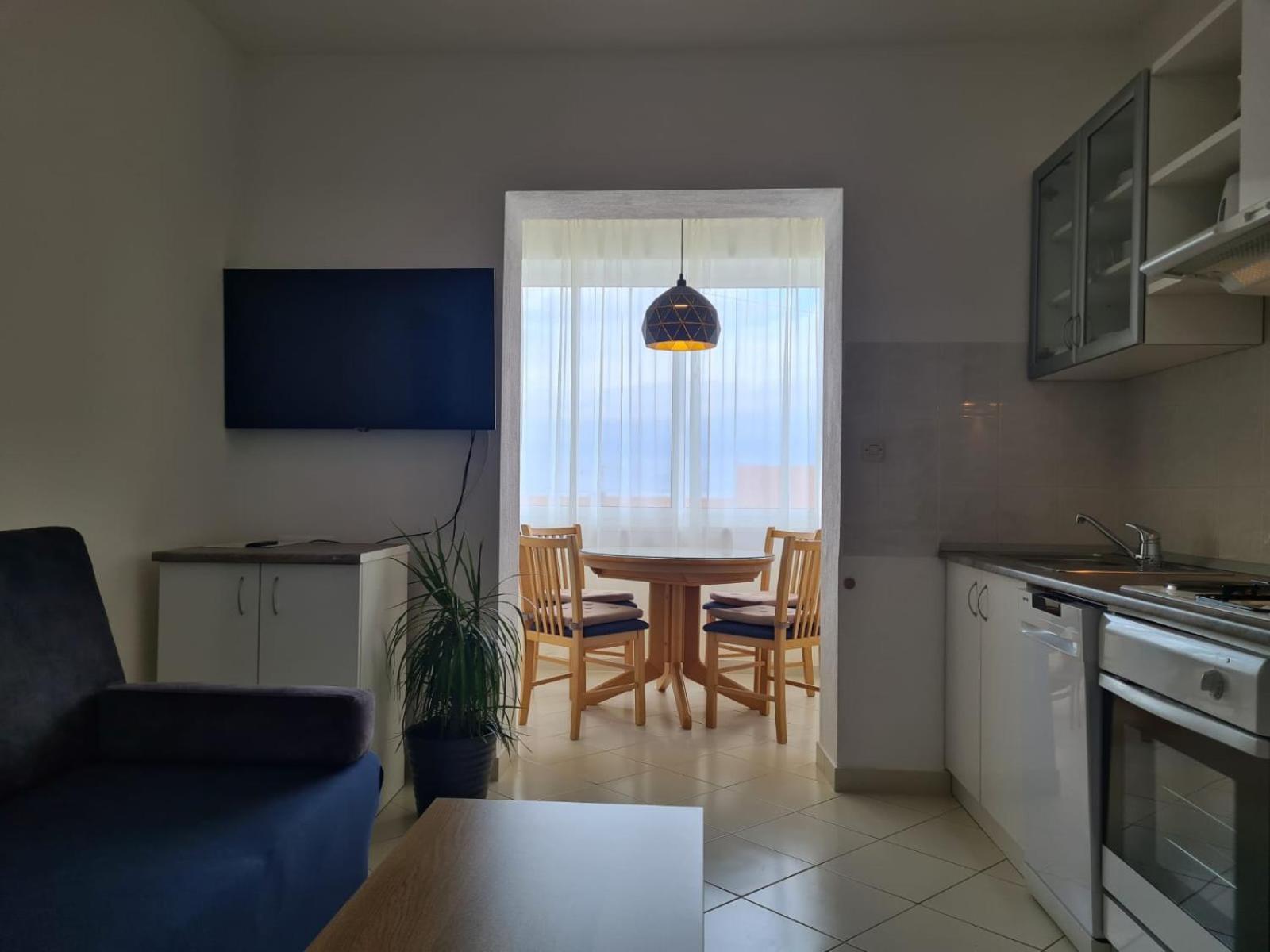 Apartments Jelena Supetar - Four Apartments - A Small House With A Private Yard - Two-Room Apartment With A Sea View - Studio Apartment - Two-Room Apartment With Garden View- Free Parking Экстерьер фото