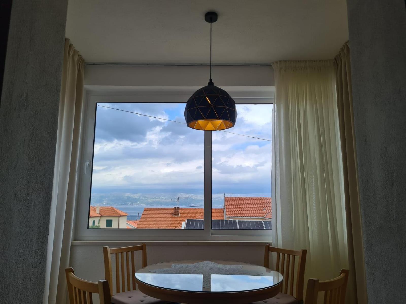 Apartments Jelena Supetar - Four Apartments - A Small House With A Private Yard - Two-Room Apartment With A Sea View - Studio Apartment - Two-Room Apartment With Garden View- Free Parking Экстерьер фото