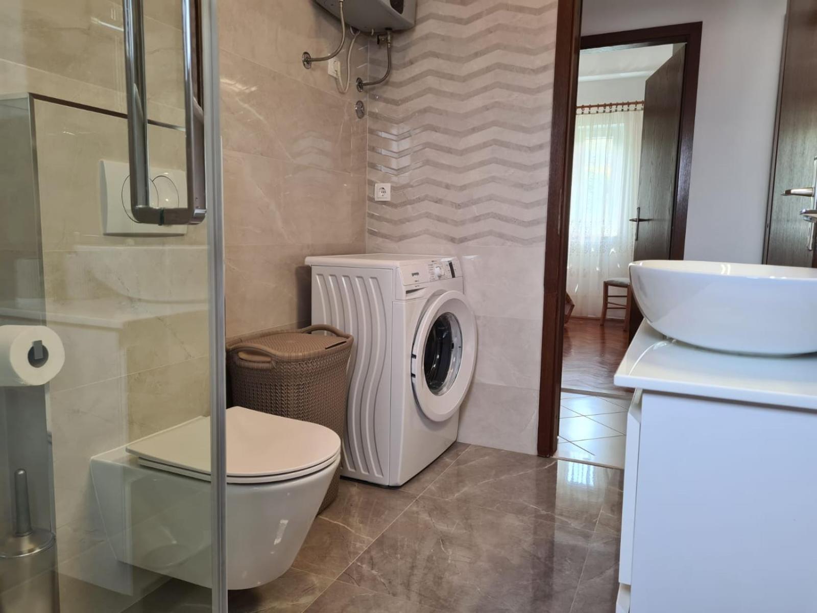Apartments Jelena Supetar - Four Apartments - A Small House With A Private Yard - Two-Room Apartment With A Sea View - Studio Apartment - Two-Room Apartment With Garden View- Free Parking Экстерьер фото