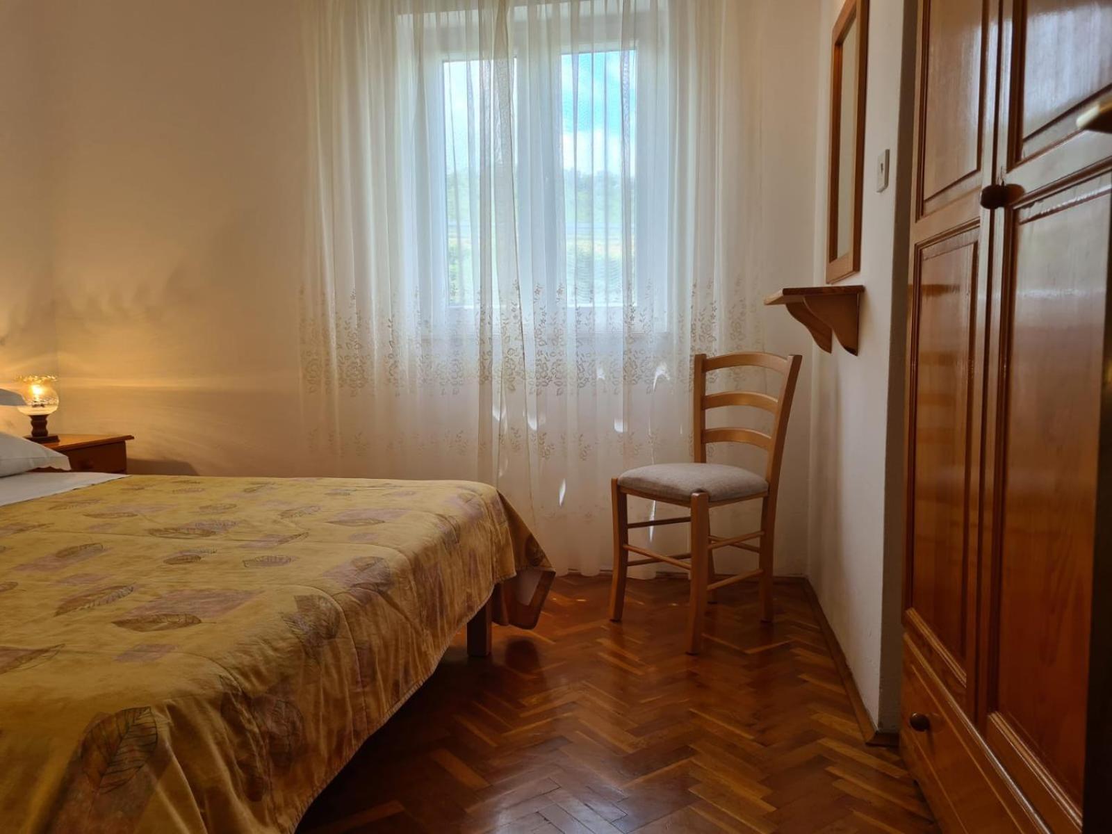 Apartments Jelena Supetar - Four Apartments - A Small House With A Private Yard - Two-Room Apartment With A Sea View - Studio Apartment - Two-Room Apartment With Garden View- Free Parking Экстерьер фото